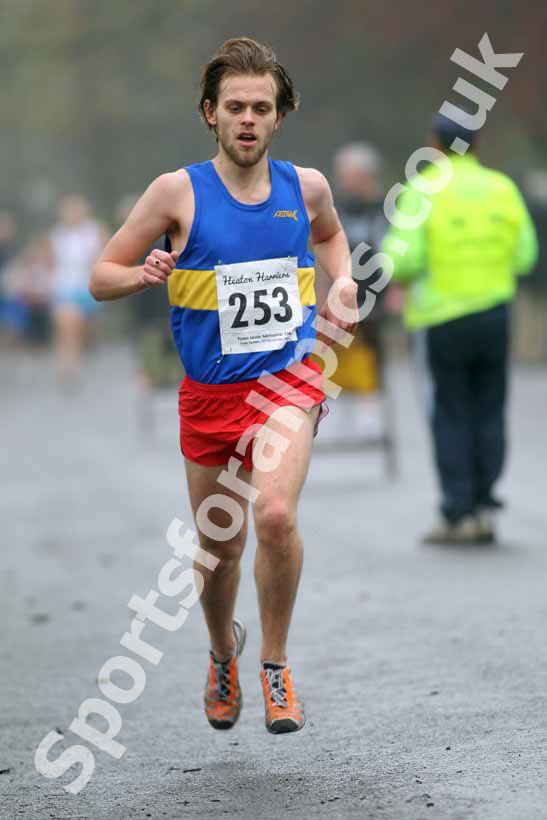 253 Senior Mens Heaton Harriers Memorial Road Race.